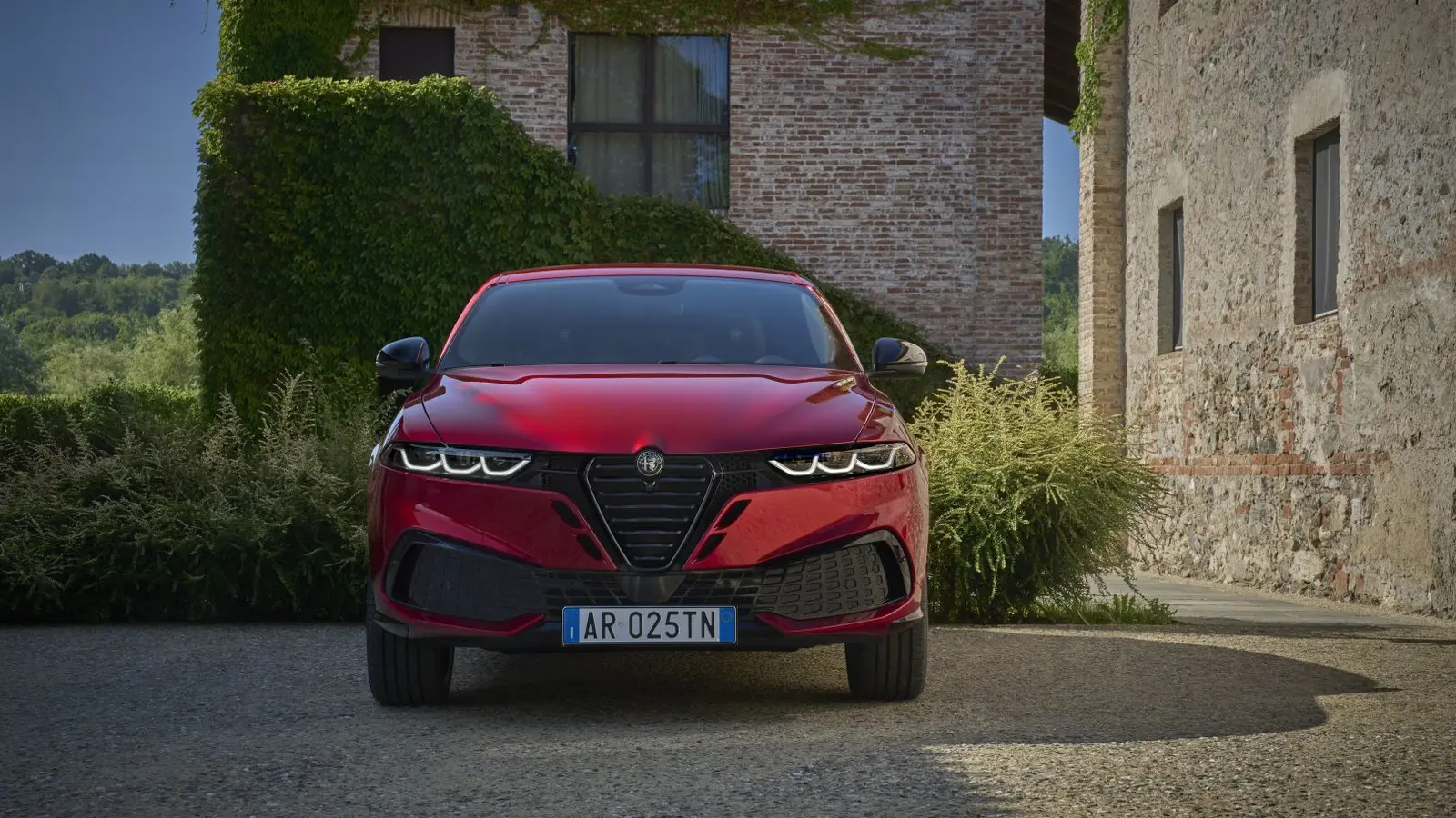 Alfa Romeo Cuorerosso jõuab Pariisi autonäitusele