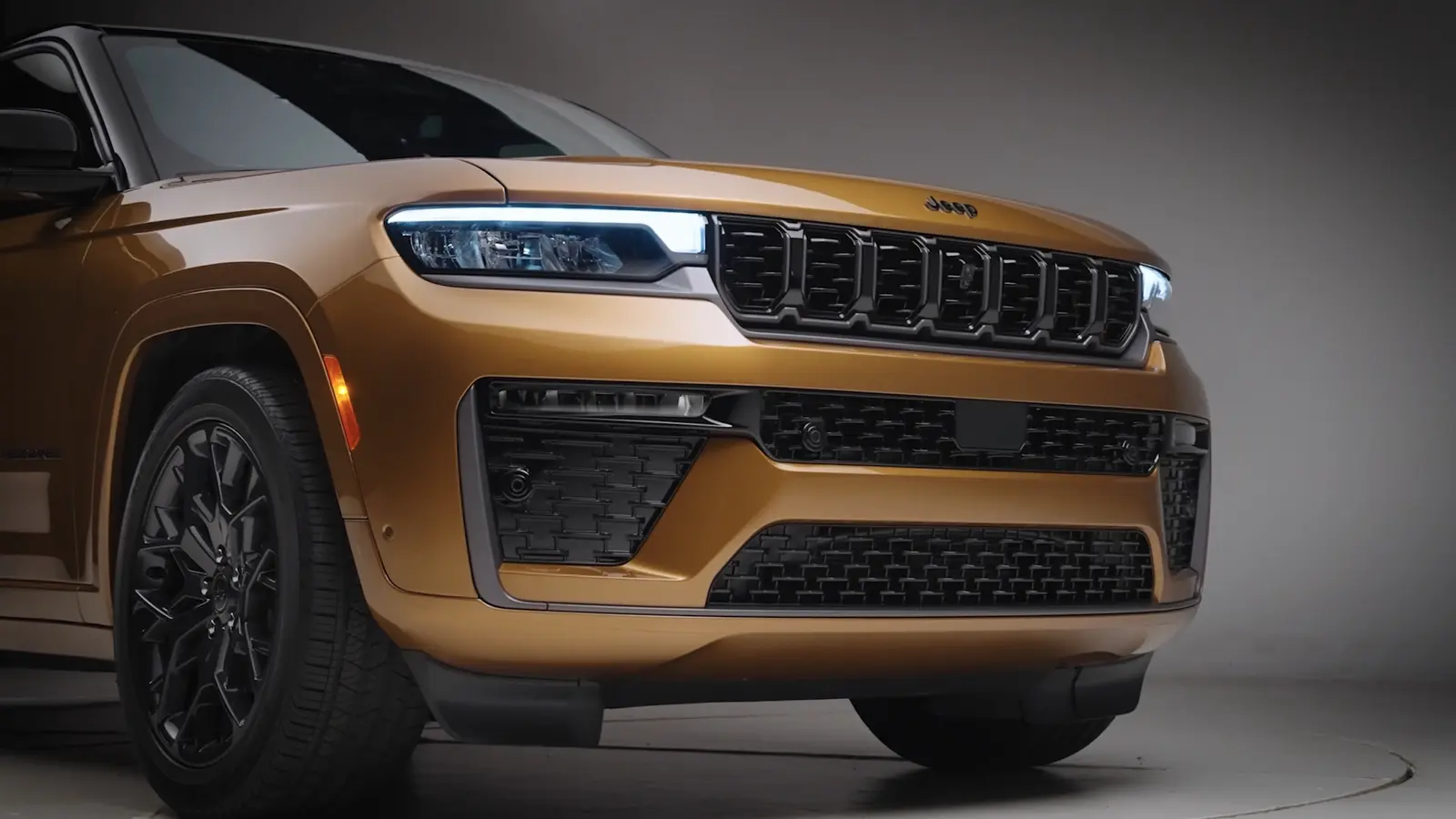 Jeep Grand Cherokee saab 2028. aastal Hurricane I6