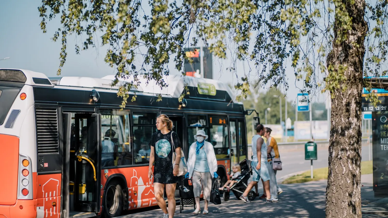 Kõrveküla bussid jäävad tipptunnil õpilastele kitsaks