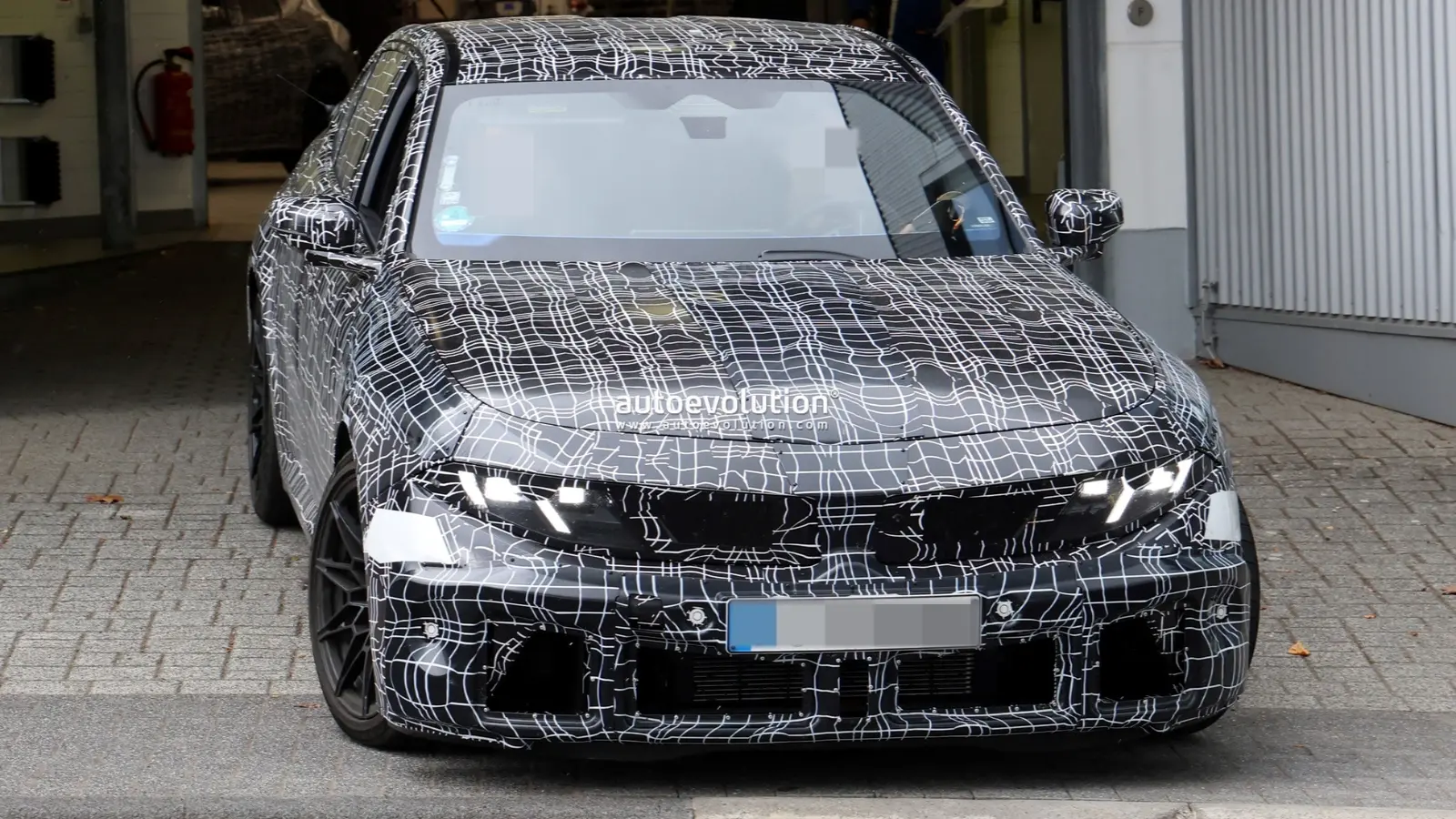 BMW G84 M3 prototüüp paljastab Neue Klasse’i ilme