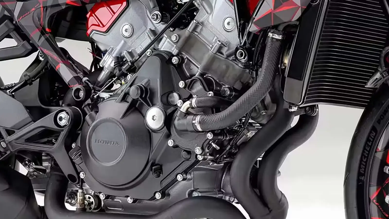 Honda V3R 900 E-Compressor avab uue mootorite ajastu