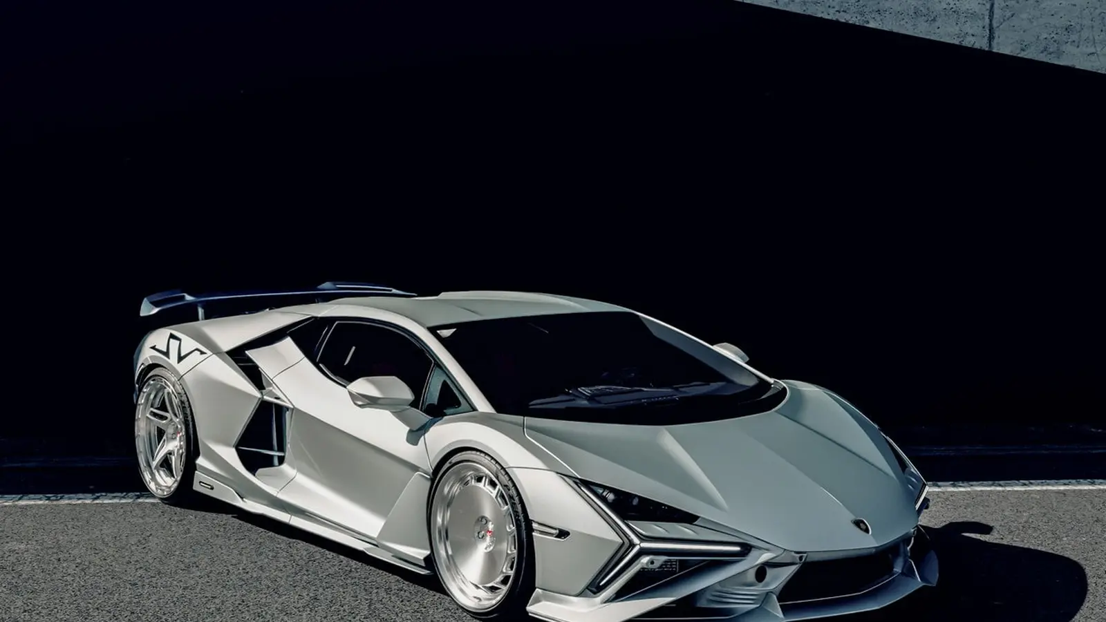 Lamborghini Revuelto SV saab Vosseni eri veljed