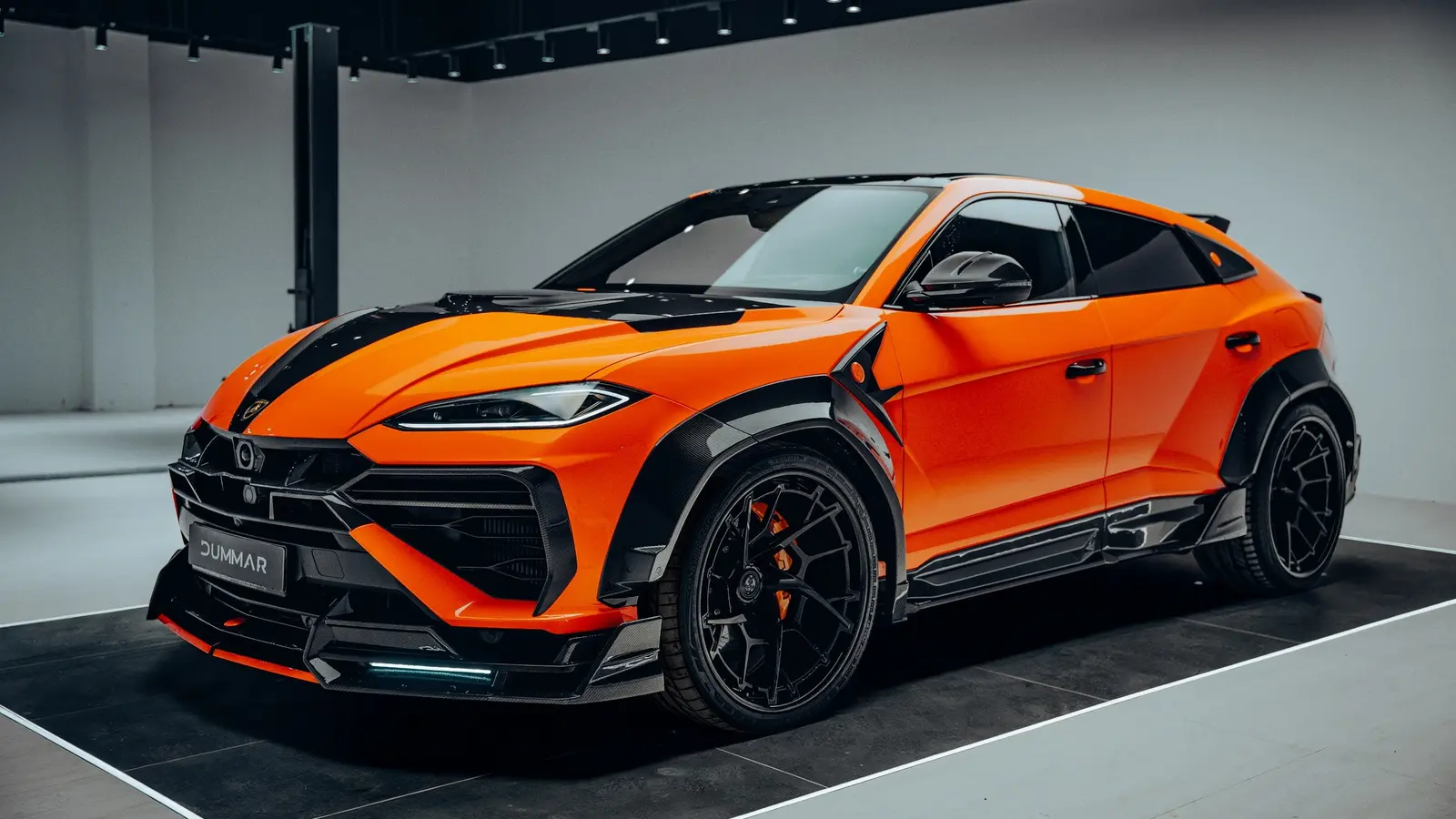 DUMMAR esitleb Lamborghini Urus SE laikeretekomplekti