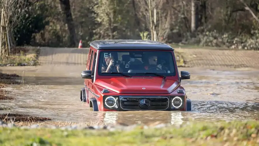 Mercedes patenteeris tõeliselt amfiibse linnamaasturi