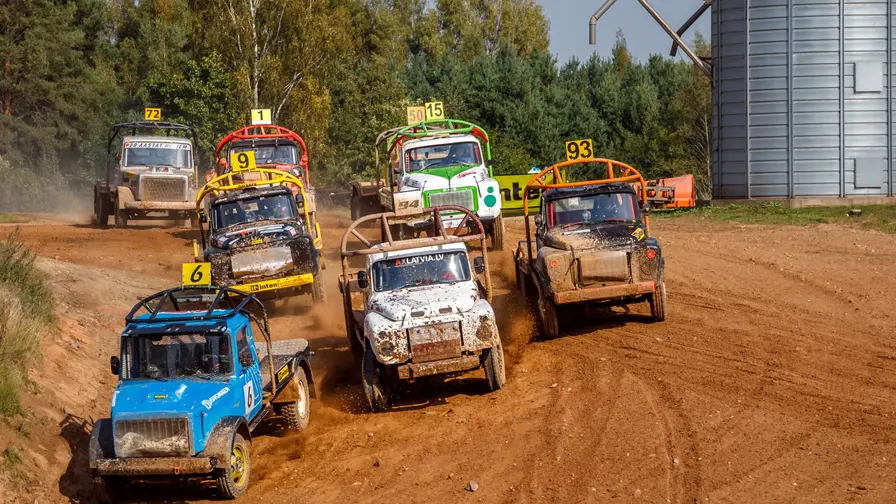 Autospordi nädalavahetus: Eestis krossid, välisstardid