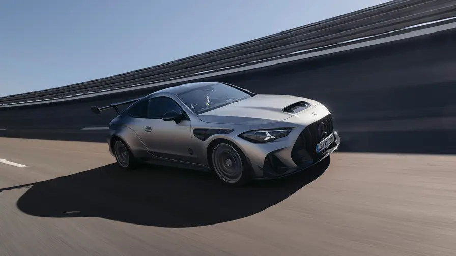 Mercedes-AMG CLE 646: käsitööna valminud V8 kupee