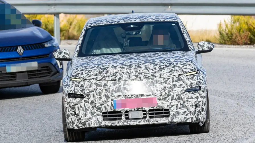Uus Peugeot 208 saab Hypersquare rooli ja elektriajamid